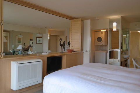 Pacific Bay Resort - Schoolies Week Accommodation 32