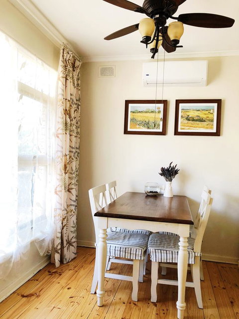 Beautiful Garden House - Schoolies Week Accommodation 16