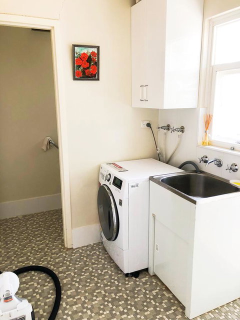 Beautiful Garden House - Schoolies Week Accommodation 14
