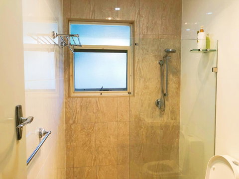 Beautiful Garden House - Schoolies Week Accommodation 19