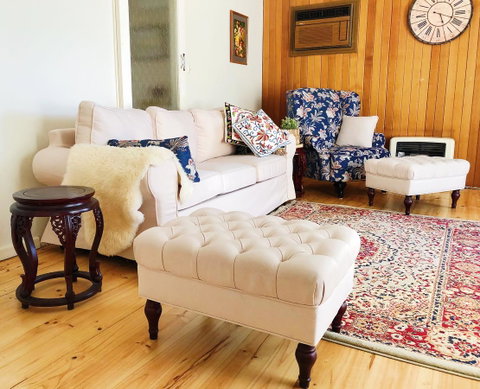 Beautiful Garden House - Schoolies Week Accommodation 0