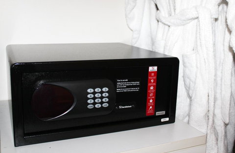 Hotel Grand Chancellor Adelaide - Schoolies Week Accommodation 24