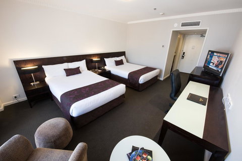 Hotel Grand Chancellor Adelaide - Schoolies Week Accommodation 1
