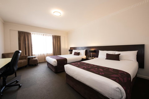 Hotel Grand Chancellor Adelaide - Schoolies Week Accommodation 2