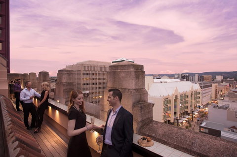 Mayfair Hotel - Schoolies Week Accommodation 27