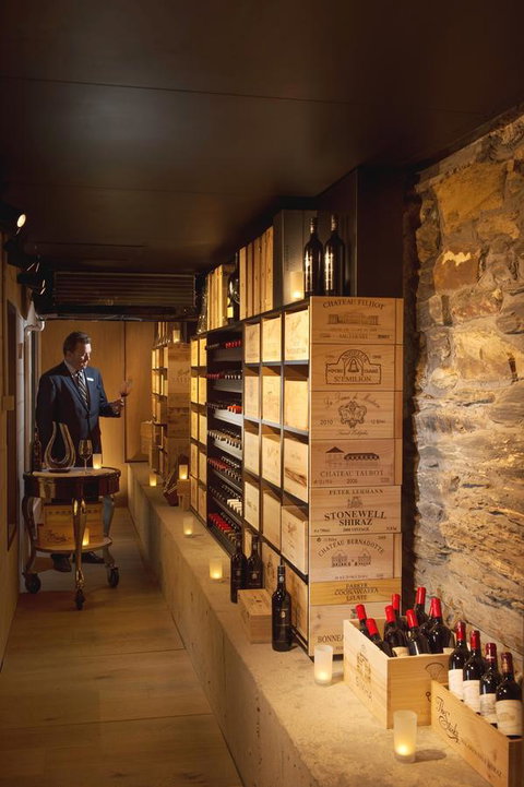 Mayfair Hotel - Schoolies Week Accommodation 24