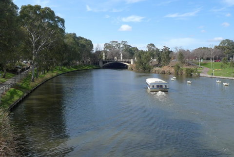 Grassmere House Magill - Schoolies Week Accommodation 29