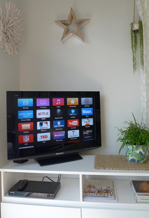 Grassmere House Magill - Schoolies Week Accommodation 8
