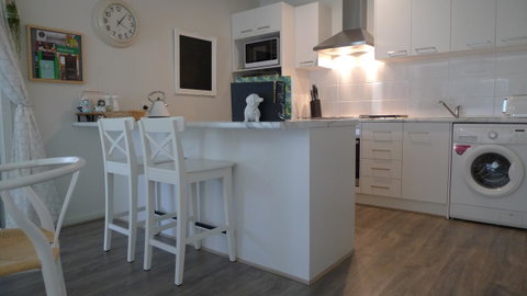 Grassmere House Magill - Schoolies Week Accommodation 3