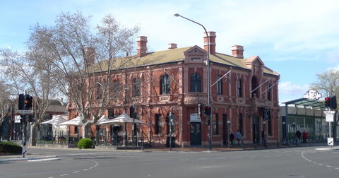 Grassmere House Magill - Schoolies Week Accommodation 27