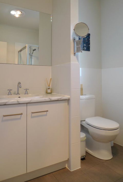 Grassmere House Magill - Schoolies Week Accommodation 9
