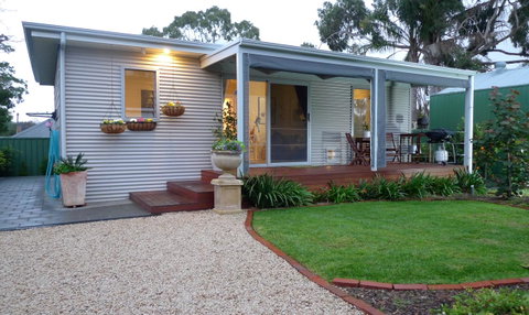 Grassmere House Magill - Schoolies Week Accommodation 0