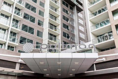 Pullman Adelaide - Schoolies Week Accommodation 8