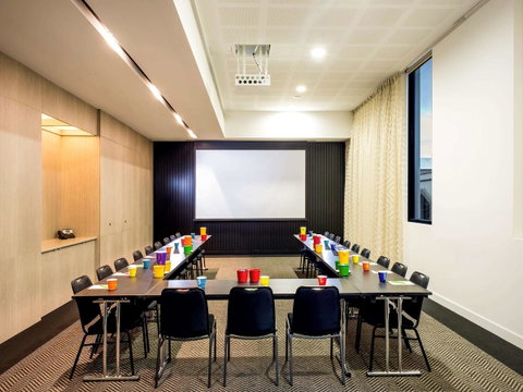 Ibis Adelaide - Schoolies Week Accommodation 32
