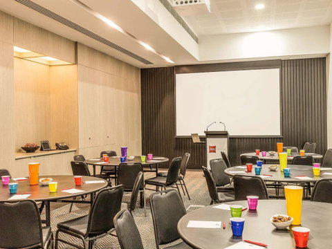 Ibis Adelaide - Schoolies Week Accommodation 35