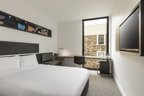 Ibis Adelaide - Schoolies Week Accommodation 9