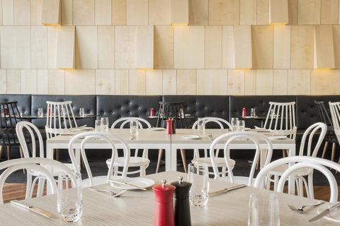 Ibis Adelaide - Schoolies Week Accommodation 19