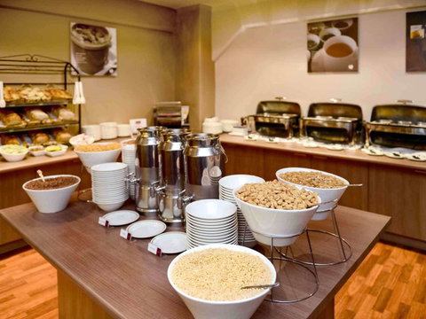 Grosvenor Hotel Adelaide - Schoolies Week Accommodation 17