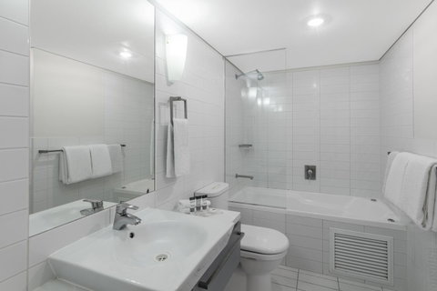 Oaks Adelaide Horizons Suites - Schoolies Week Accommodation 4