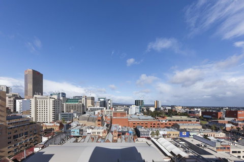 Oaks Adelaide Horizons Suites - Schoolies Week Accommodation 9
