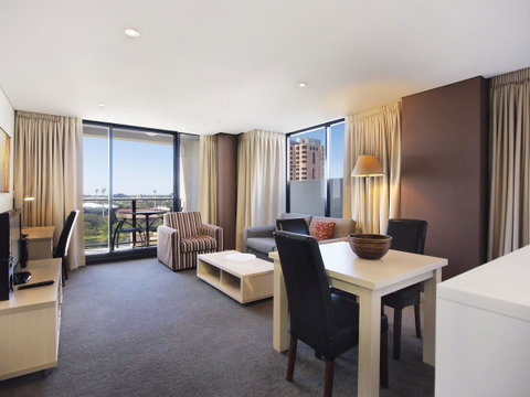 Oaks Adelaide Horizons Suites - Schoolies Week Accommodation 13