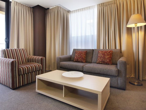 Oaks Adelaide Horizons Suites - Schoolies Week Accommodation 14