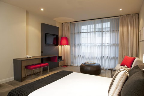 Mantra Hindmarsh Square - Schoolies Week Accommodation 1