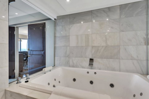 Stamford Plaza Adelaide - Schoolies Week Accommodation 40