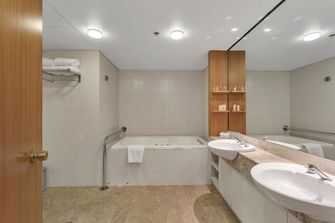 Stamford Plaza Adelaide - Schoolies Week Accommodation 29