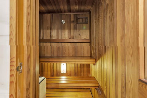 Stamford Plaza Adelaide - Schoolies Week Accommodation 38