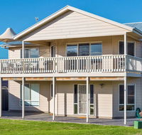 Rocks Beach House Victor Harbor - Schoolies Week Accommodation