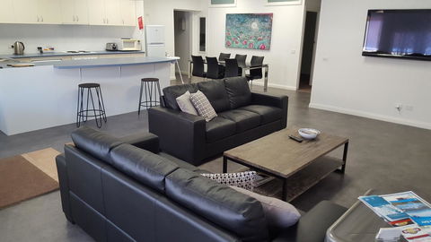 Aart Apartments - Schoolies Week Accommodation 7