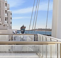 Glenelg Seaside Apartment - Schoolies Week Accommodation