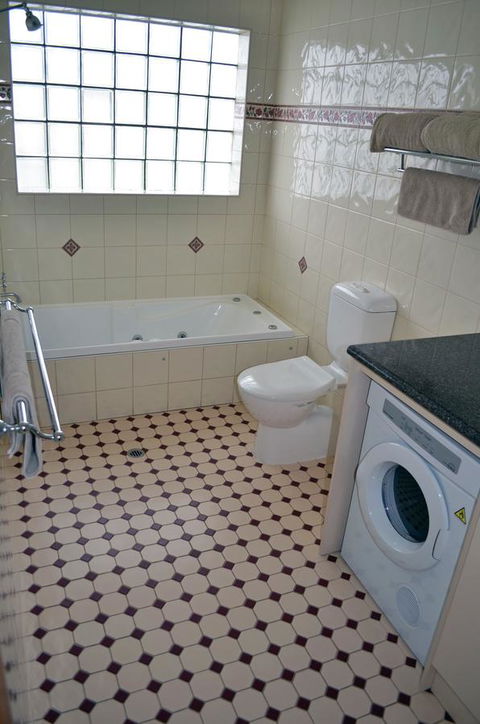 Arkana Motor Inn & Terrace Apartments - Schoolies Week Accommodation 32