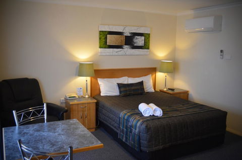 Arkana Motor Inn & Terrace Apartments - Schoolies Week Accommodation 0