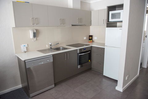 Arkana Motor Inn & Terrace Apartments - Schoolies Week Accommodation 3