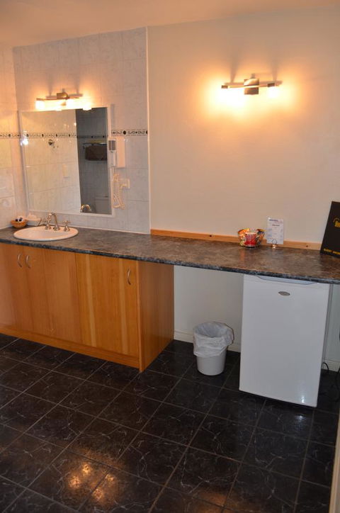 Arkana Motor Inn & Terrace Apartments - Schoolies Week Accommodation 37