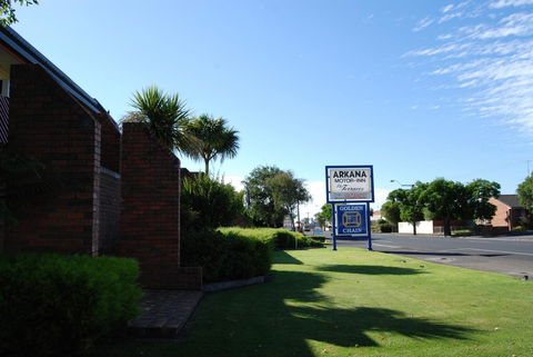 Arkana Motor Inn & Terrace Apartments - Schoolies Week Accommodation 43