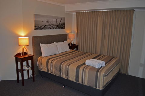 Arkana Motor Inn & Terrace Apartments - Schoolies Week Accommodation 1