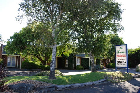 Arkana Motor Inn & Terrace Apartments - Schoolies Week Accommodation 22