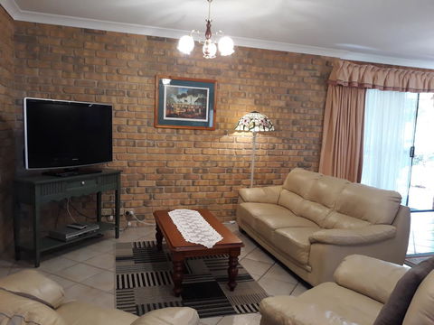 Acacia Apartments - Schoolies Week Accommodation 8