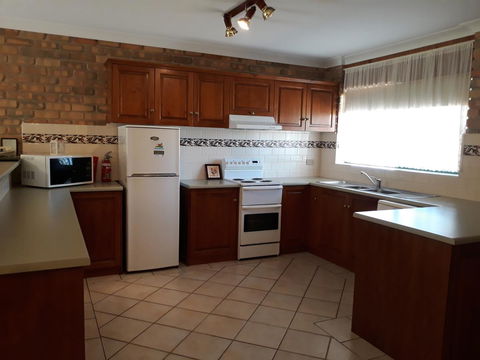 Acacia Apartments - Schoolies Week Accommodation 3