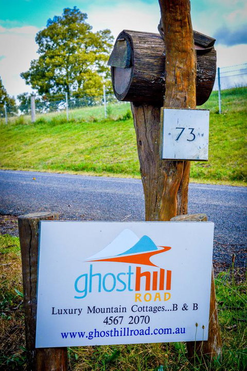 Ghost Hill Road Retreat - Schoolies Week Accommodation 0