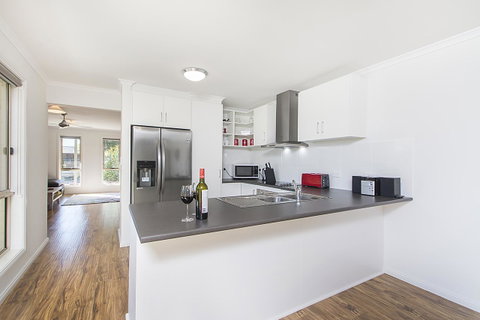 32 West B&B - Schoolies Week Accommodation 16