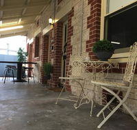 Two Cow Cottage Bed  Breakfast - Schoolies Week Accommodation