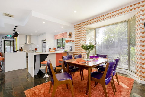 Barossa Retro BnB - Schoolies Week Accommodation 14