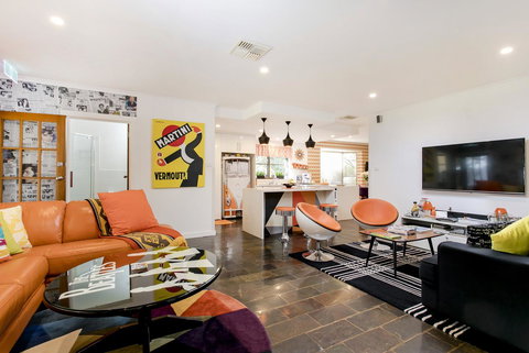 Barossa Retro BnB - Schoolies Week Accommodation 16