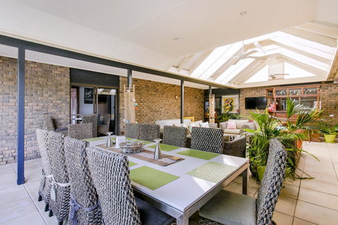 Barossa Retro BnB - Schoolies Week Accommodation 6