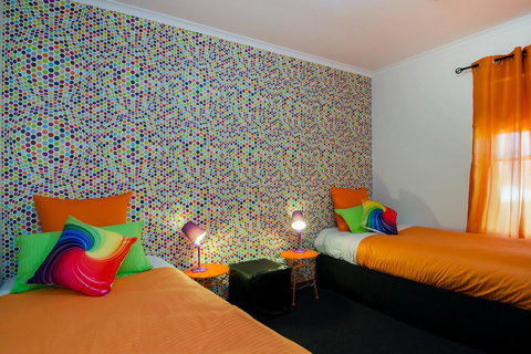 Barossa Retro BnB - Schoolies Week Accommodation 19
