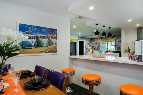 Barossa Retro BnB - Schoolies Week Accommodation 18